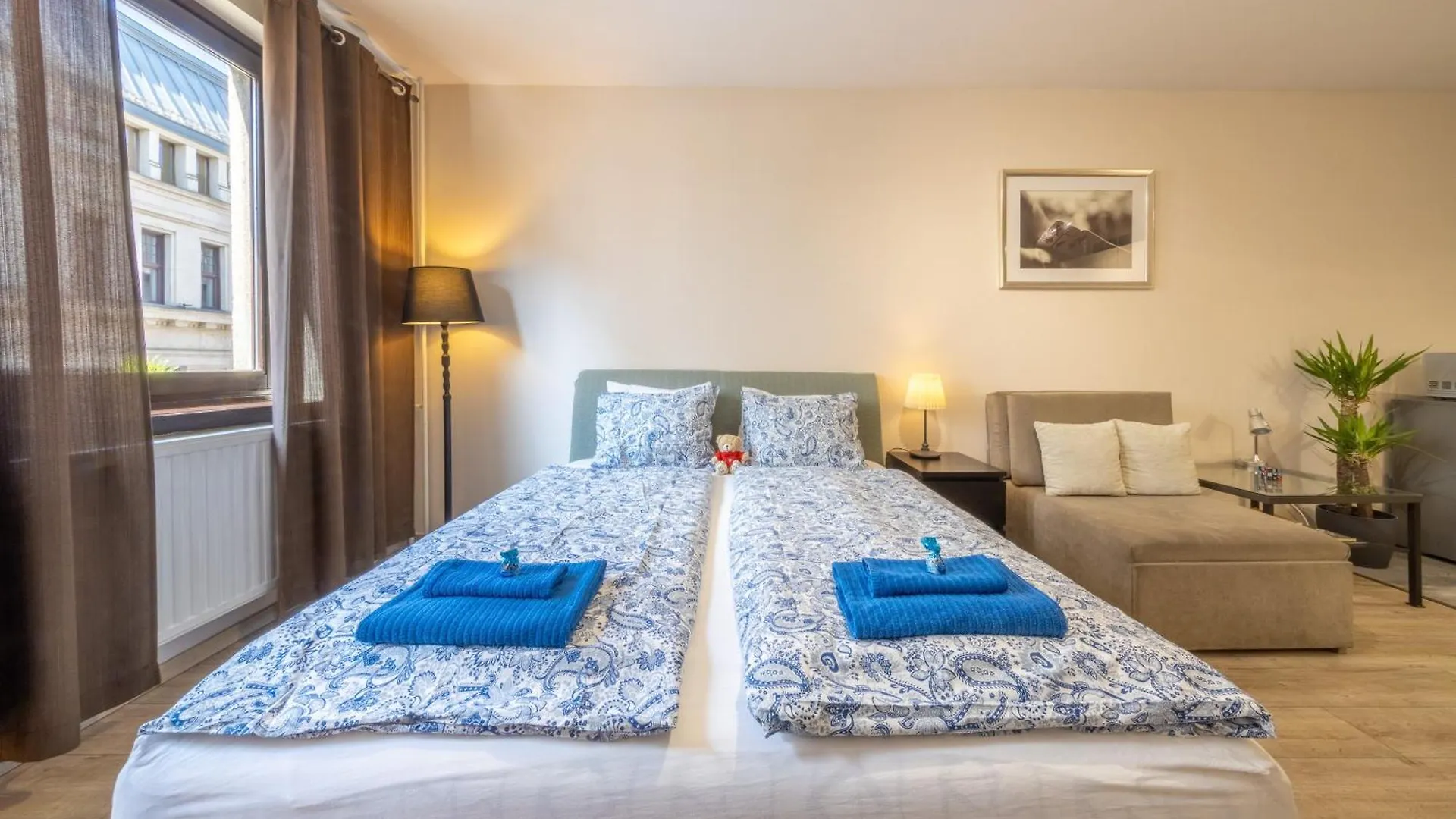Gloria Apartment의 연락처